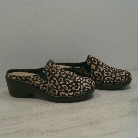 Alegria Shoes - Sereniti Luxe Tundra Calf Hair Comfort Slip Resistant Clog | Mule Size 6